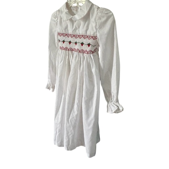 VTG Girls Smocked Strawberry Dress White Embroidered Long Sleeve Collar READ - Picture 3 of 10